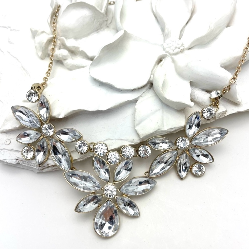 Clear Glass Daisy Floral Bib Style Statement Necklace